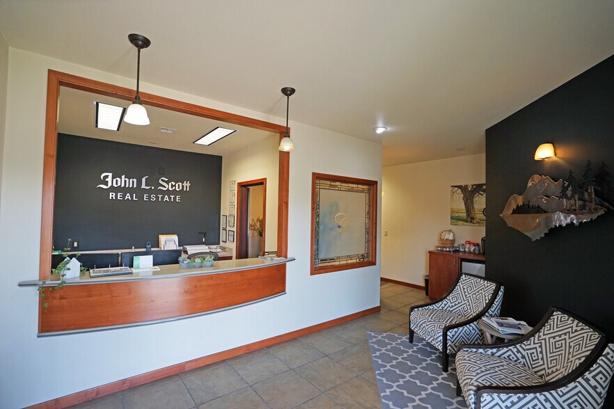 More Photos Of 3907 Creekside Loop, Yakima Office For Lease
