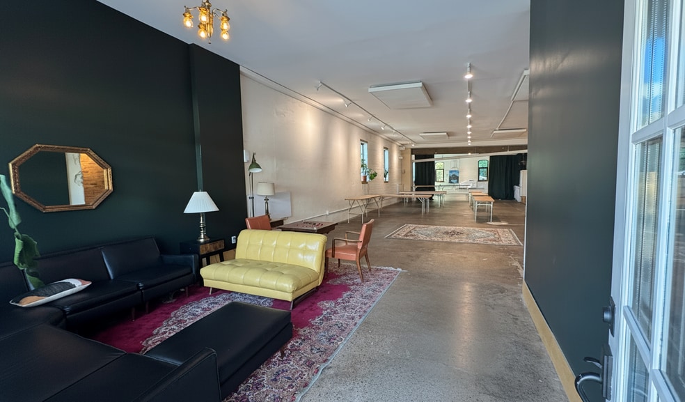 More Photos Of 598-608 S Smith Ave S, Saint Paul Storefront Retail Office For Lease