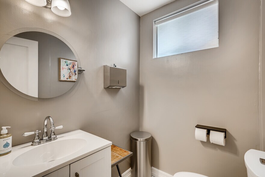 More Photos Of 1330 Logan St, Denver Office For Lease