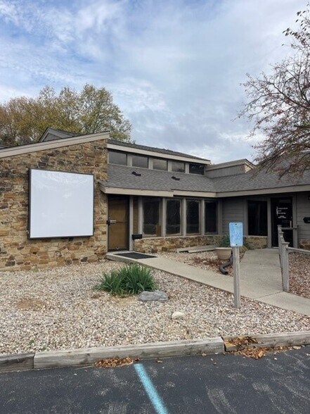 More Photos Of 3200 Sycamore Ct, Columbus Medical For Sale