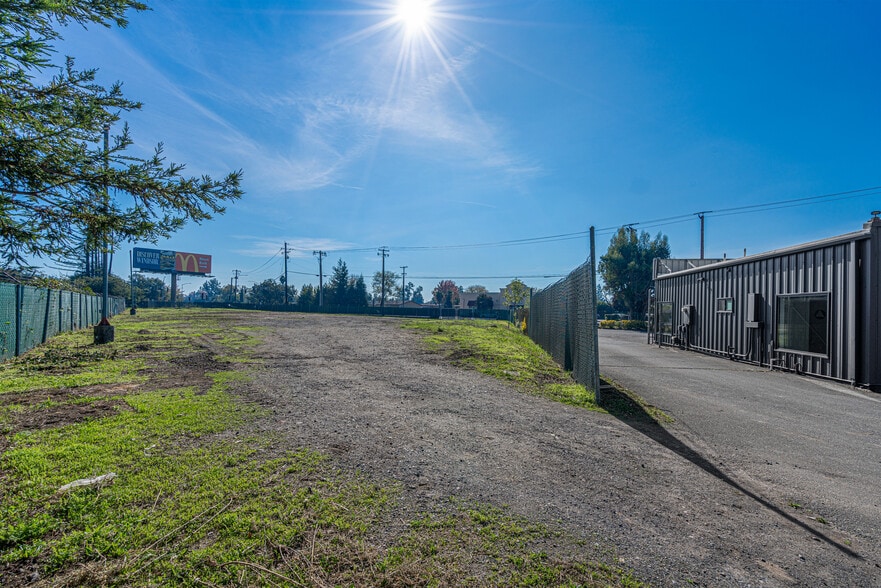 More Photos Of 10342 Old Redwood Hwy, Windsor Warehouse For Sale