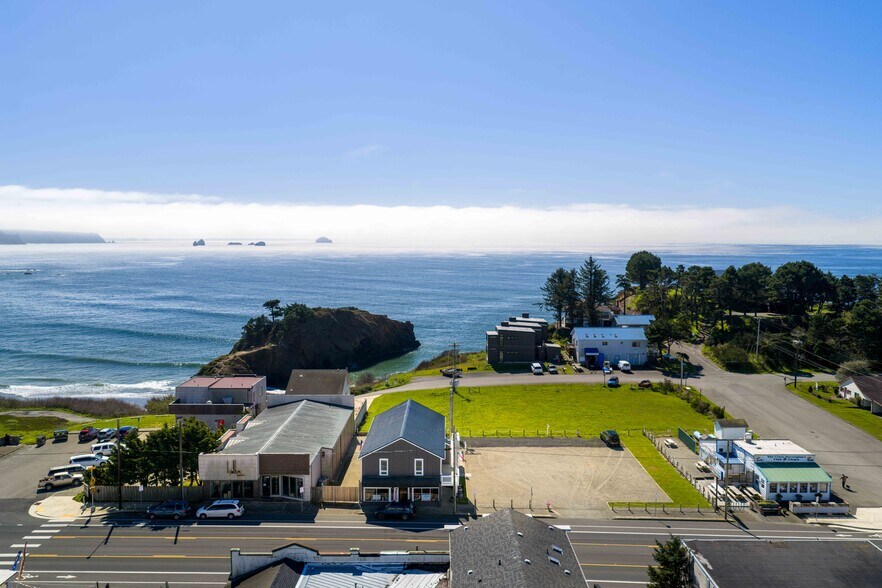 More Photos Of 267 W Sixth St, Port Orford Storefront Retail Residential For Sale