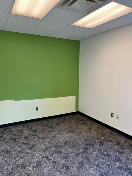 More Photos Of 69055 N Main St, Richmond Bank For Lease
