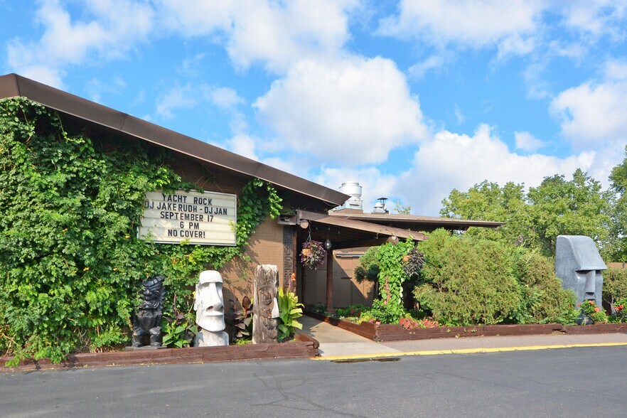 More Photos Of 1900 & 1924 Marshall St NE, Minneapolis Restaurant For Lease