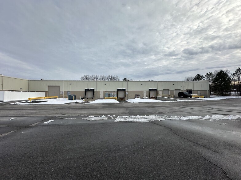 More Photos Of 1100 Campus Dr, Stow Unknown For Lease