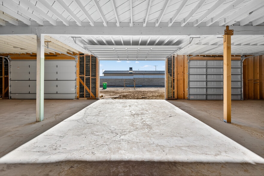 More Photos Of 206-208 W Oldfield St, Lancaster Industrial For Sale