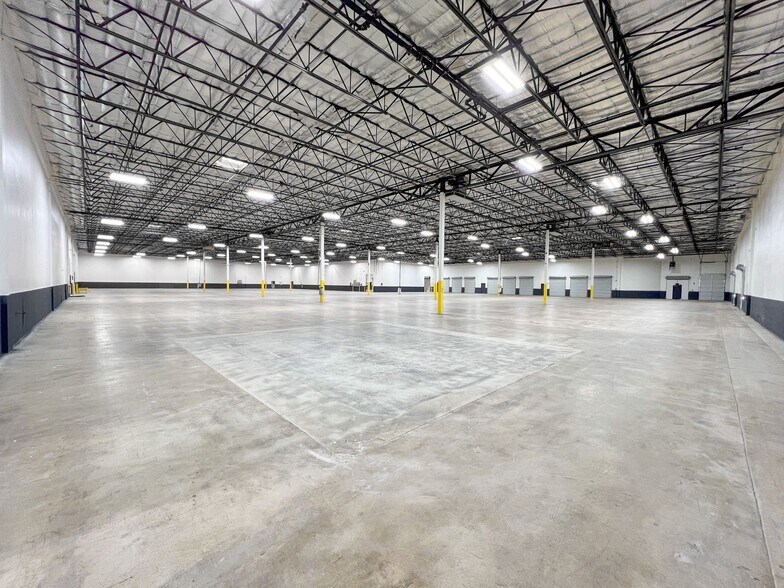 More Photos Of 5100 Kaepa Ct, San Antonio Distribution For Sale