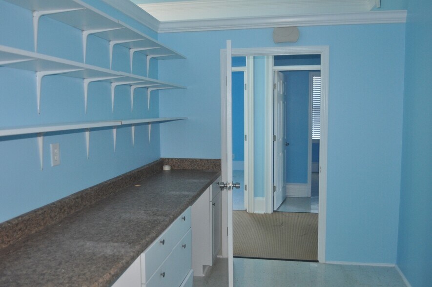 More Photos Of 4330 S Lee St, Buford Medical For Lease