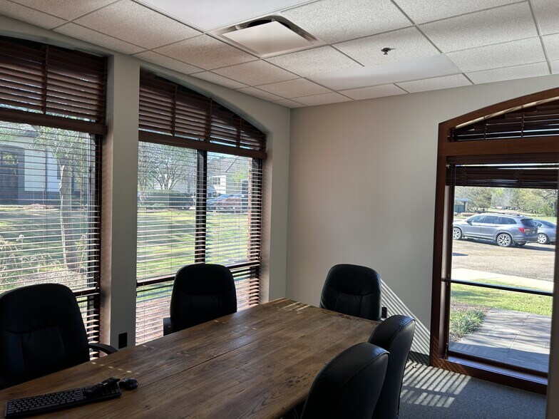 More Photos Of 602 Crescent Pl, Ridgeland Office For Lease