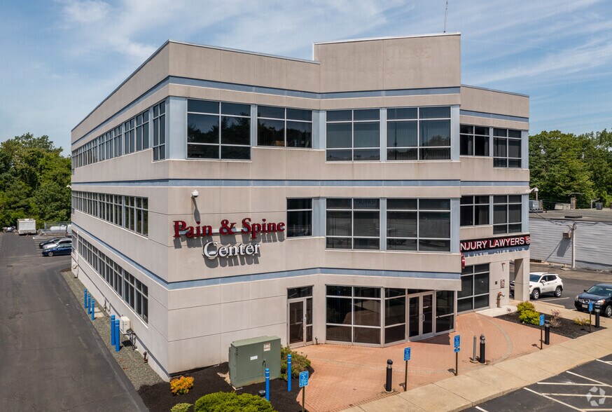 More Photos Of 84 Newbury St, Peabody Office For Lease