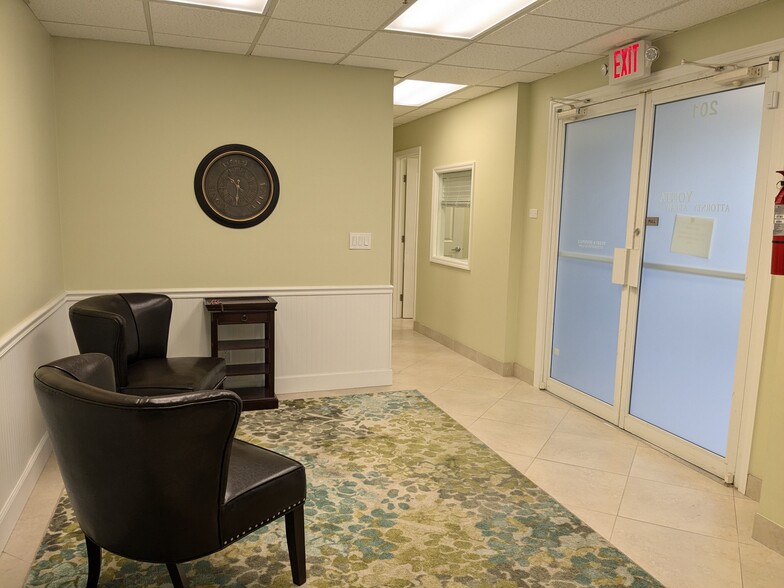 More Photos Of 701-769 NW Federal Hwy, Stuart Unknown For Lease