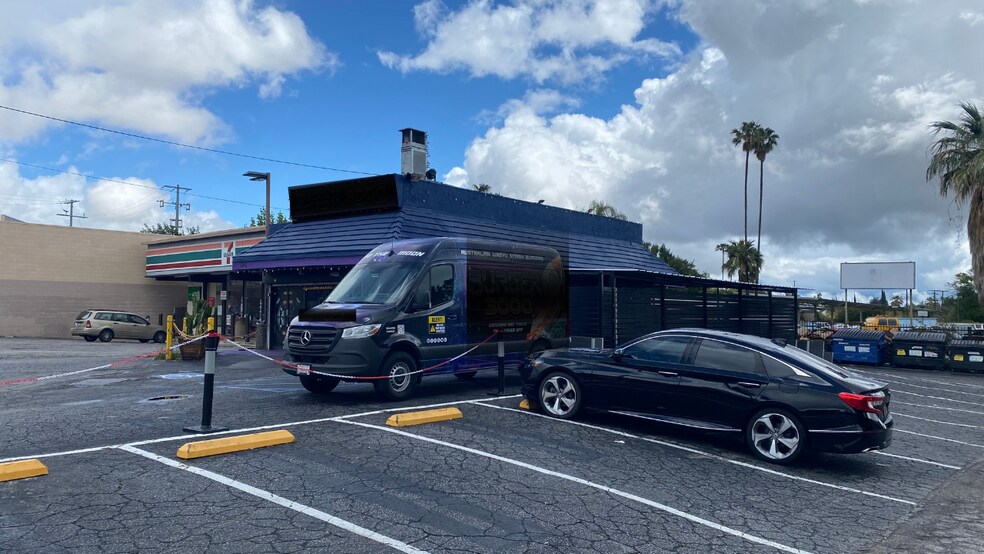 Primary Photo Of 9846 Mason Ave, Chatsworth Fast Food For Sale