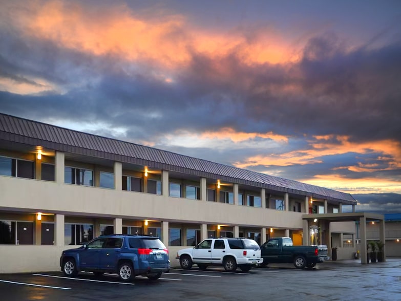 Primary Photo Of 150 N Garver Rd, Monroe Hotel For Sale