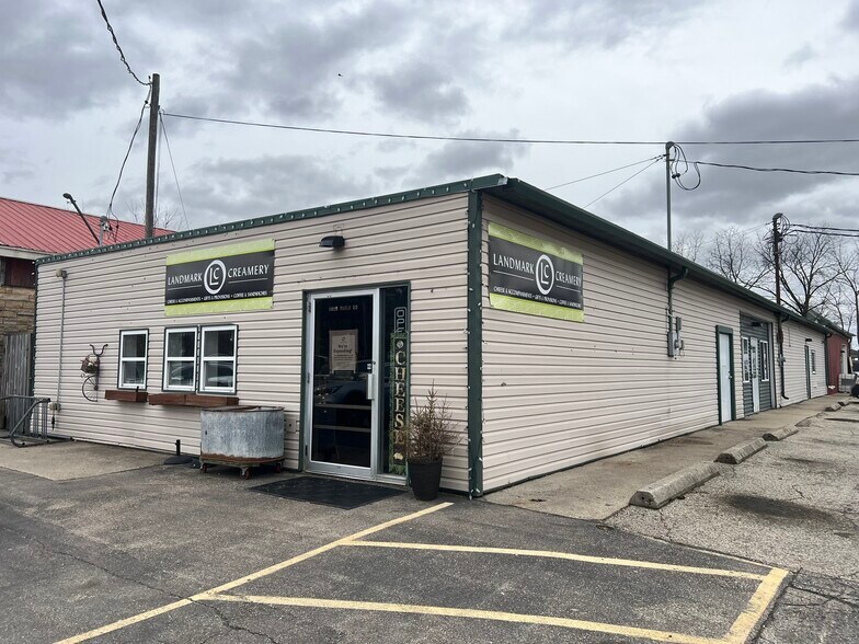 Primary Photo Of 6895 Paoli Rd, Belleville Restaurant For Lease