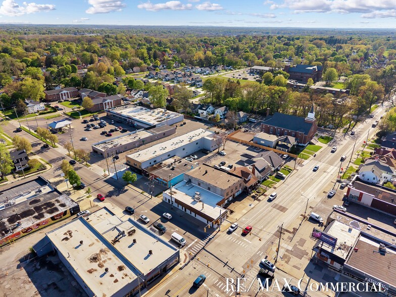 More Photos Of 2007 Eastern Ave SE, Grand Rapids Office For Sale