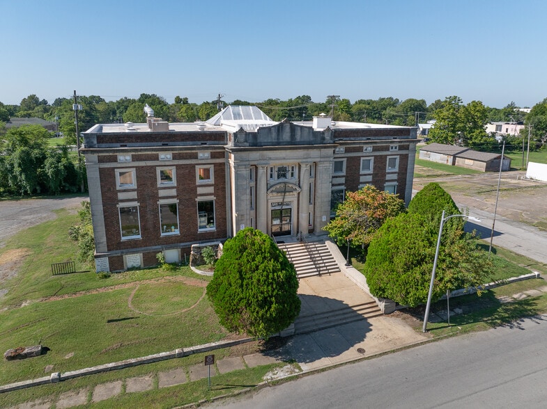 More Photos Of 401 E Broadway St, Muskogee Lodge Meeting Hall For Sale