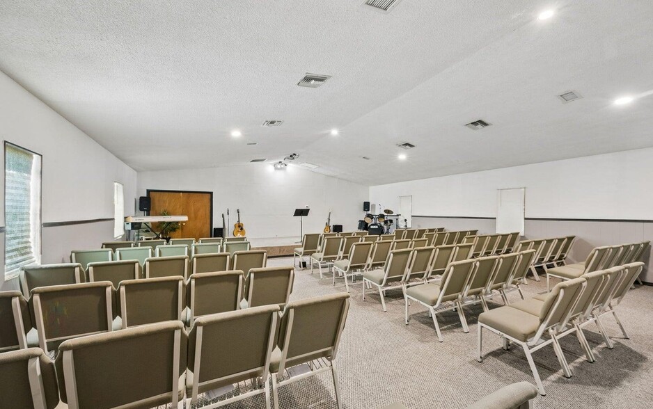 More Photos Of 101 Sesame St, Palatka Religious Facility For Sale