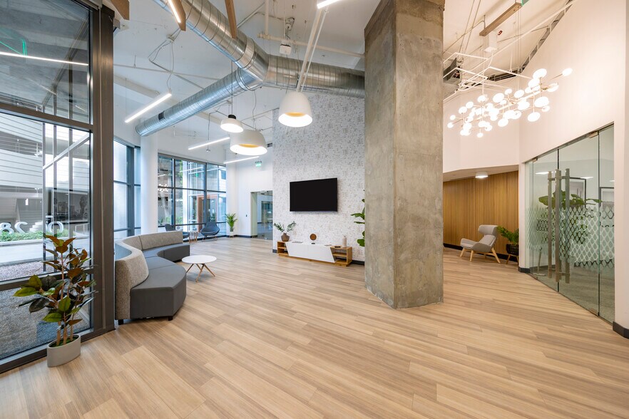 More Photos Of 2800 N Central Ave, Phoenix Office For Sale