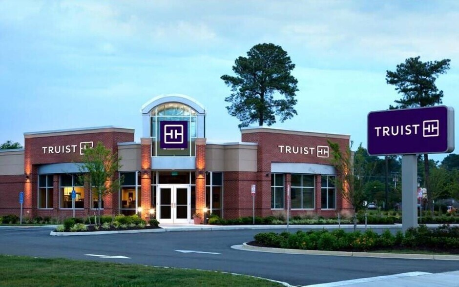 Primary Photo Of 1301 NW St Lucie West Blvd, Port Saint Lucie Bank For Sale