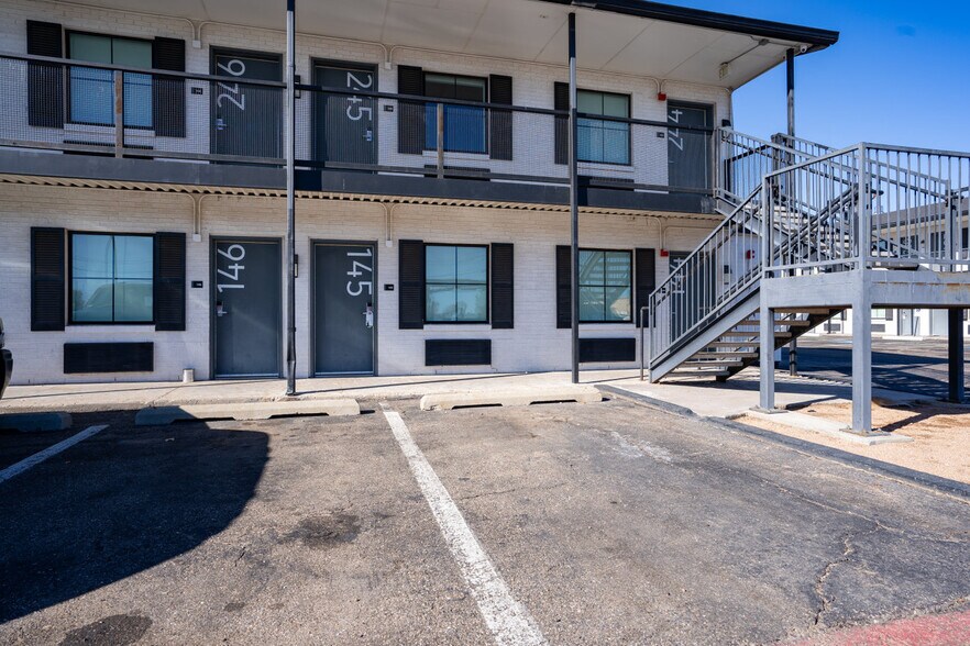 More Photos Of 2035 Paramount Blvd, Amarillo Apartments For Sale