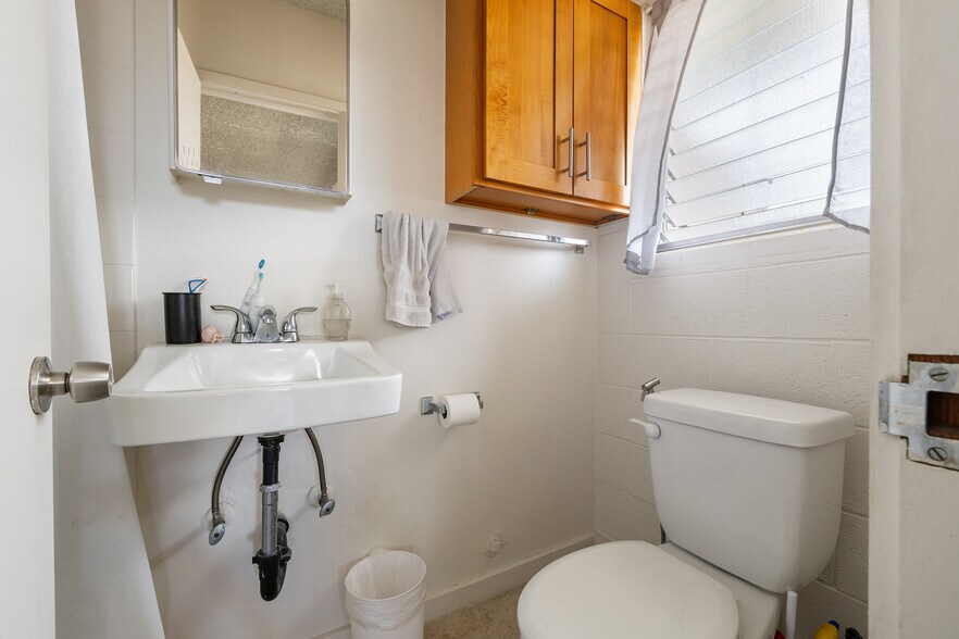 More Photos Of 2318 Lime St, Honolulu Apartments For Sale