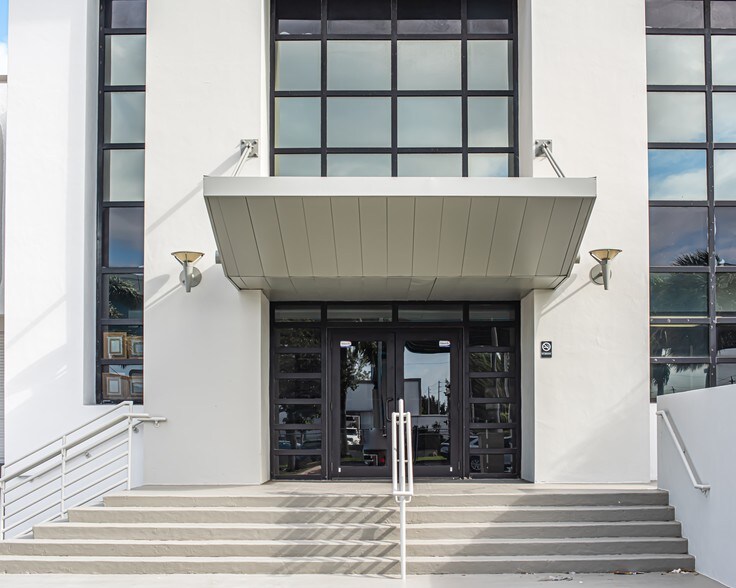 More Photos Of 6905-6909 NW 25th St, Miami Distribution For Lease