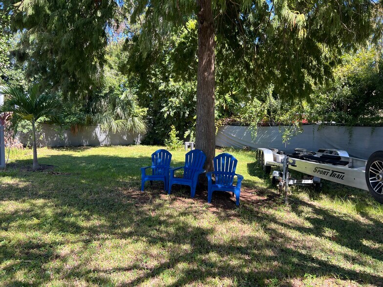 More Photos Of 4765 Spring Ave, Clearwater Manufacturing For Lease