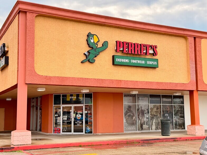 More Photos Of 2500-2554 Williams Blvd, Kenner General Retail For Lease