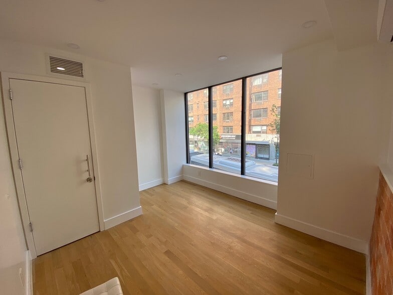 More Photos Of 1220-1224 Lexington Ave, New York Apartments For Lease