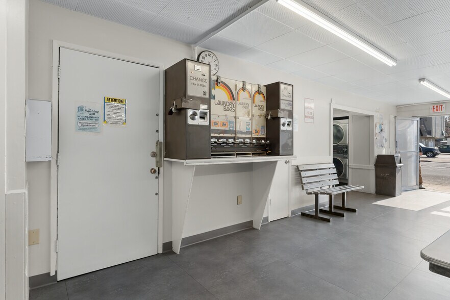 More Photos Of 1728 Broadway St, Redwood City Apartments For Sale