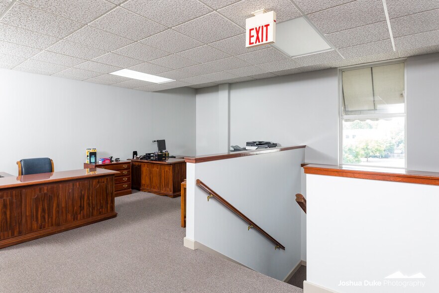 More Photos Of 215 N College Ave, Fayetteville Office For Lease