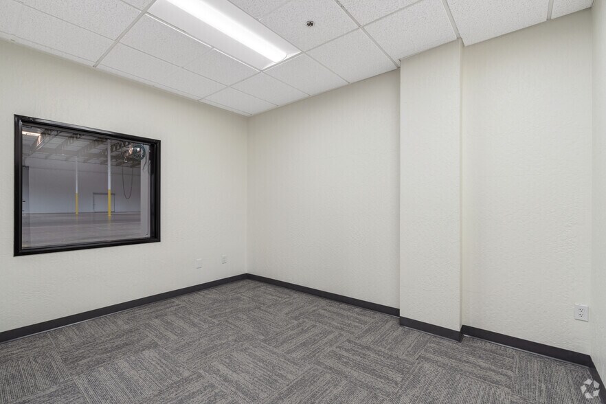 More Photos Of 5302 W Buckeye Rd, Phoenix Unknown For Lease