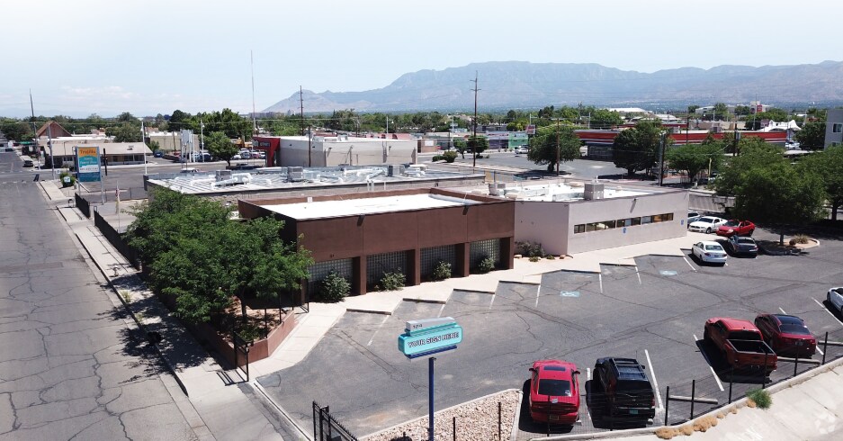 Primary Photo Of 124 Alvarado Dr SE, Albuquerque Medical For Sale