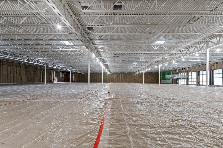 More Photos Of 41128-41496 Ann Arbor Rd E, Plymouth Storefront For Lease