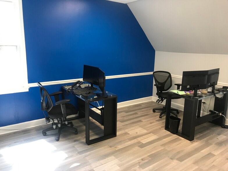 More Photos Of 1225 Johnson Ferry Rd, Marietta Medical For Lease