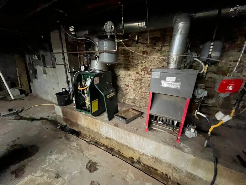 More Photos Of 839 Elizabeth Ave, Elizabeth General Retail For Sale