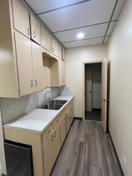More Photos Of 900 E Hartford Ave, Ponca City Medical For Lease