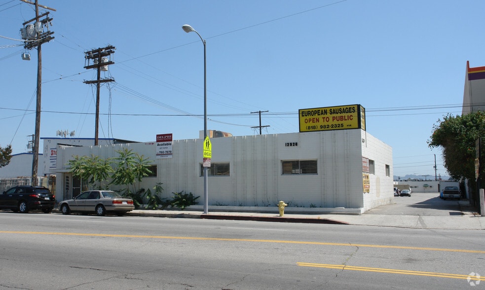 More Photos Of 12926 Saticoy St, North Hollywood Warehouse For Lease