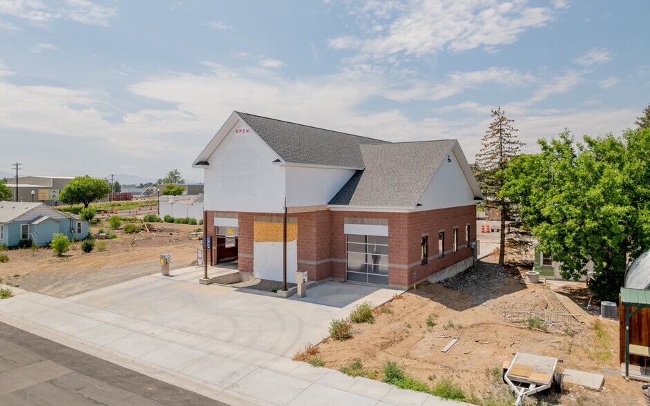 More Photos Of 286 S Douglas St, Powell Specialty For Sale