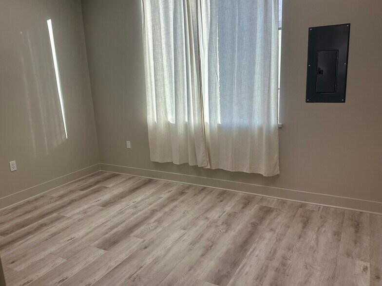 More Photos Of 30625 Kingsland Blvd, Brookshire Unknown For Lease