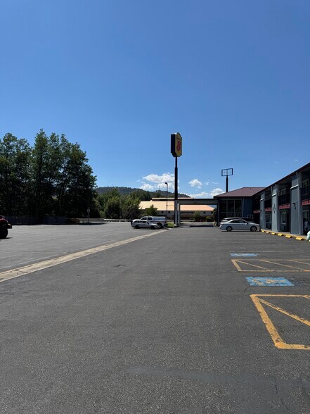 More Photos Of 136 Montague Rd, Yreka Hotel For Sale