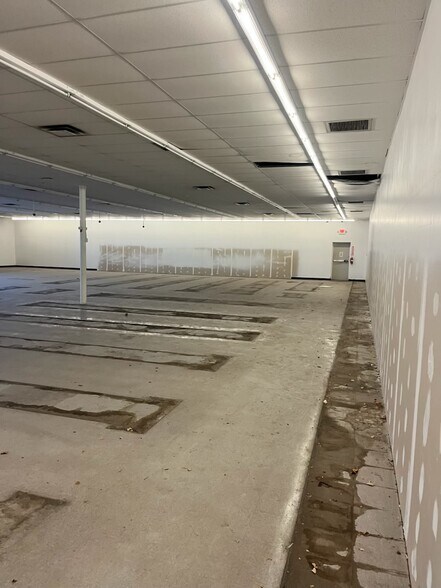 More Photos Of 3421 E Lincolnway, Cheyenne Freestanding For Lease