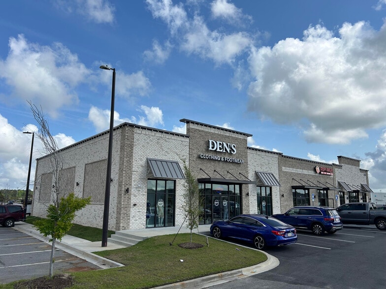 More Photos Of 260 Tanger Outlets Blvd, Pooler Storefront For Lease