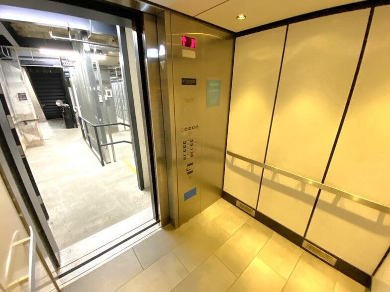 More Photos Of 731 S Broadway, Los Angeles Loft Creative Space For Lease