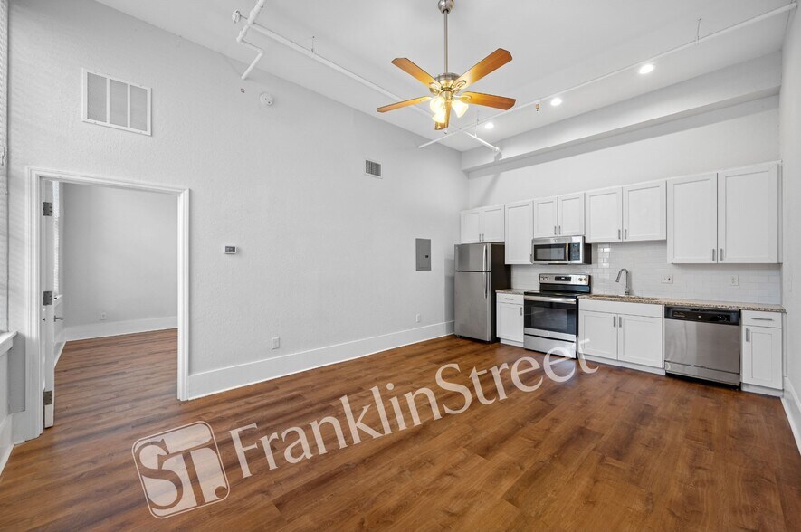 More Photos Of 1090 10th St N, Saint Petersburg Apartments For Sale