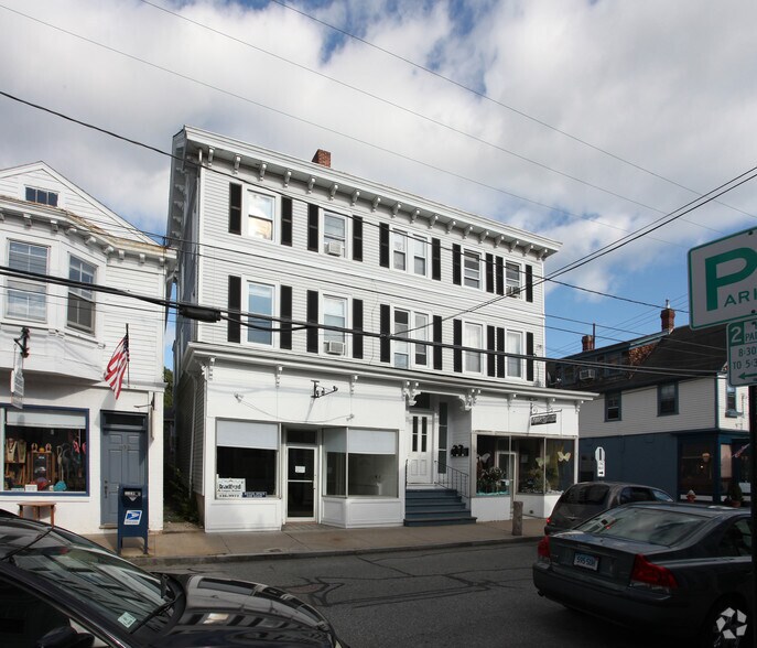 More Photos Of 117 Water St, Stonington Apartments For Sale