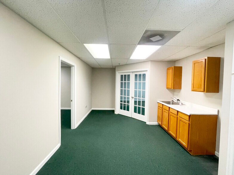 More Photos Of 41 S Haddon Ave, Haddonfield Office For Lease