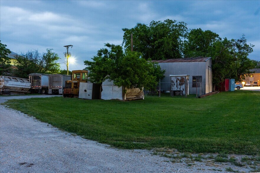 More Photos Of 201 W Godley Ave, Godley General Retail For Sale