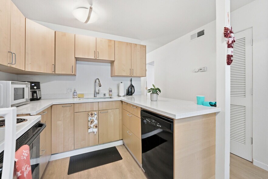 More Photos Of 240 2nd St, Davis Apartments For Sale