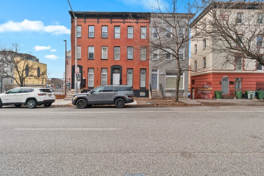 More Photos Of 2024 Saint Paul St, Baltimore Apartments For Sale